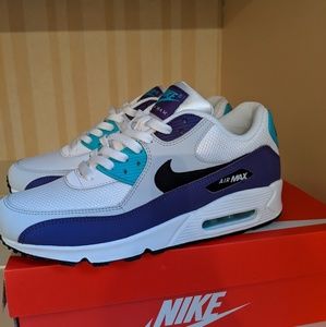 Nike Air Max 90 Essentials